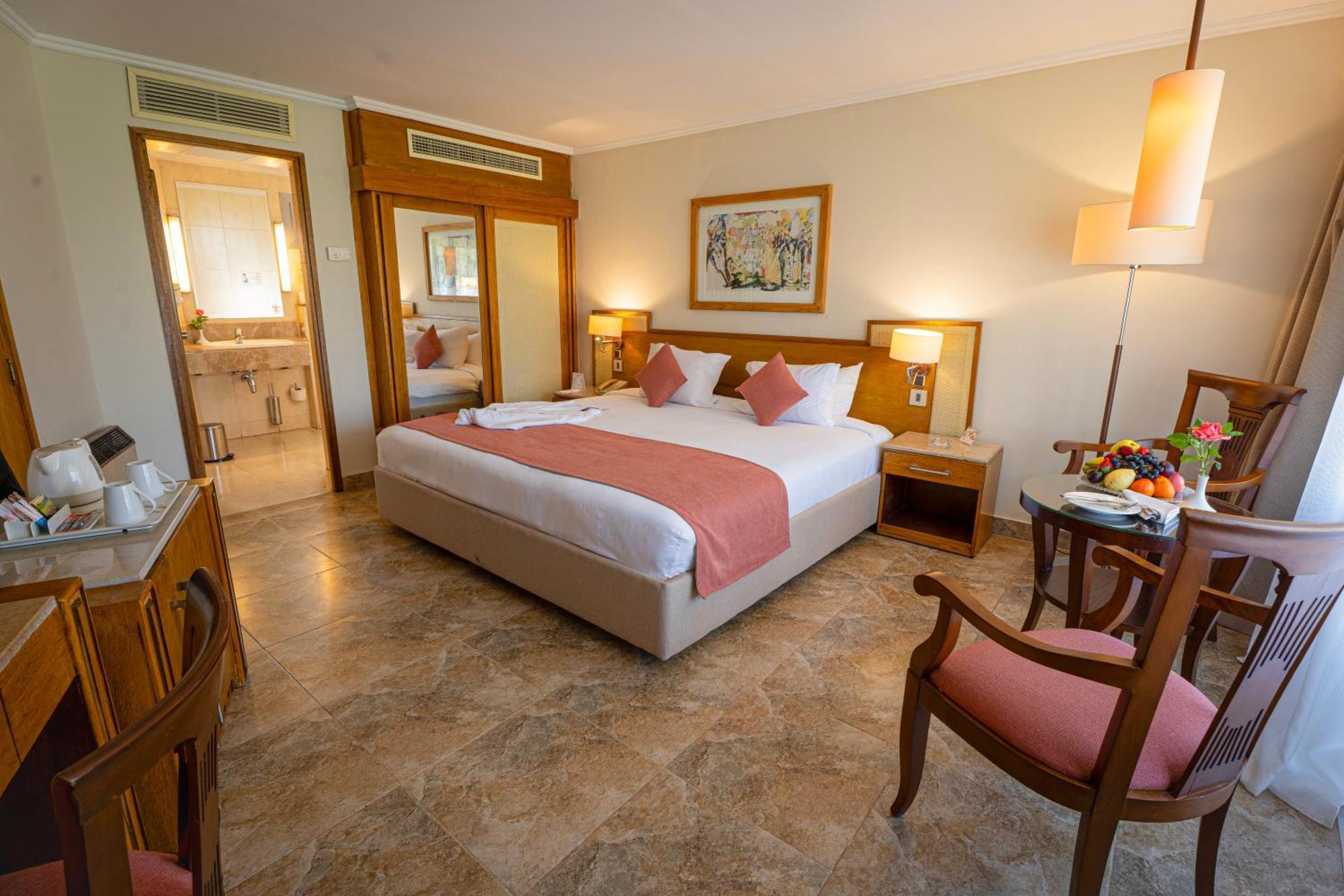 Jolie Ville Hotel & Spa Kings Island Luxor Exterior foto A room at the Dead Sea Spa Magdiel
