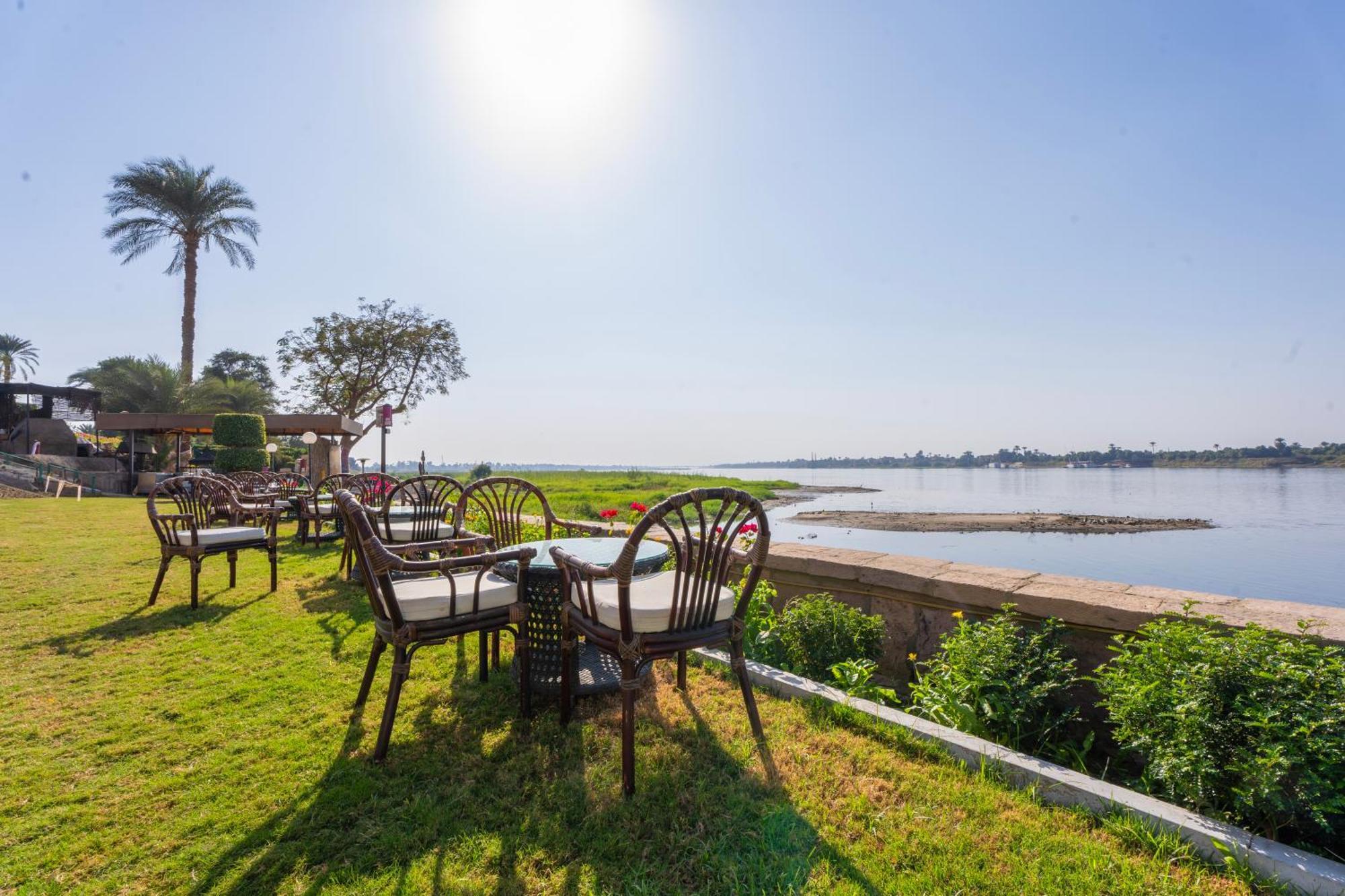 Jolie Ville Hotel & Spa Kings Island Luxor Exterior foto View of the Nile from the hotel